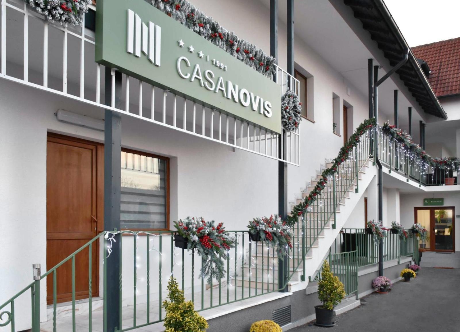 Casa Novis Hotel Baicoi Exterior photo